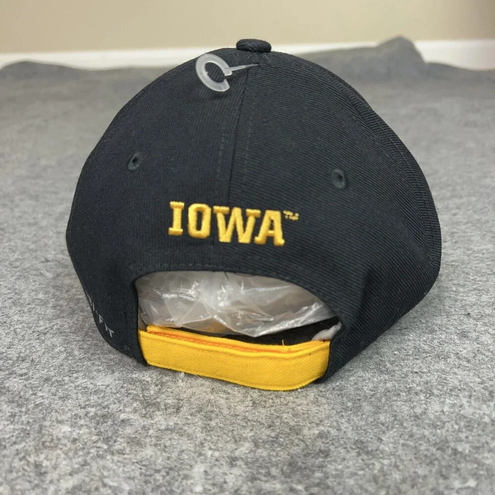 Iowa Hawkeyes Hat Cap Strap Back‎ One Size Black Yellow NCAA Football Nike Mens